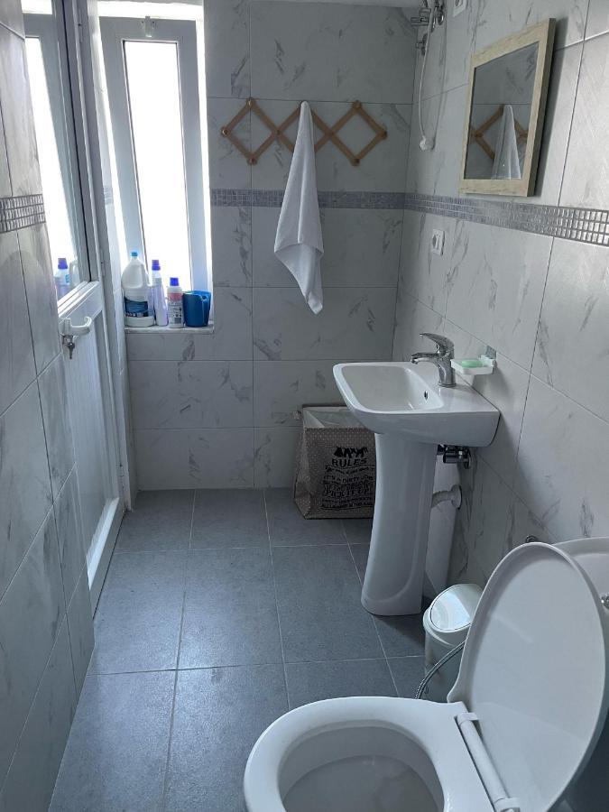 Happy Corner Guest House شكودر المظهر الخارجي الصورة
