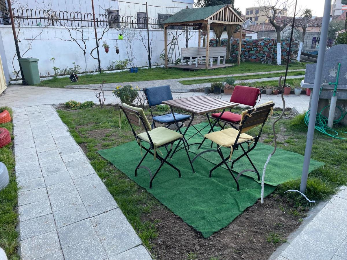 Happy Corner Guest House شكودر المظهر الخارجي الصورة