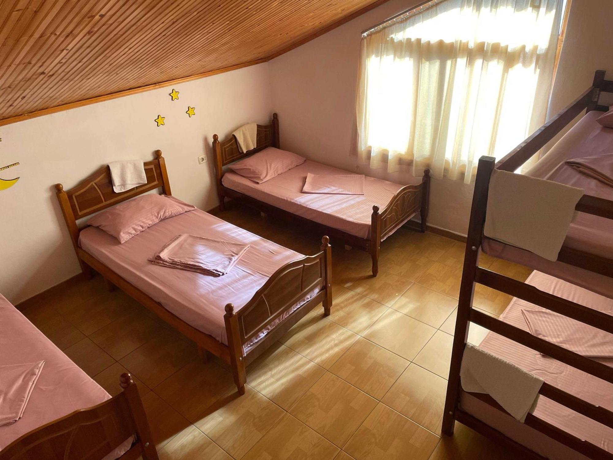 Happy Corner Guest House شكودر المظهر الخارجي الصورة