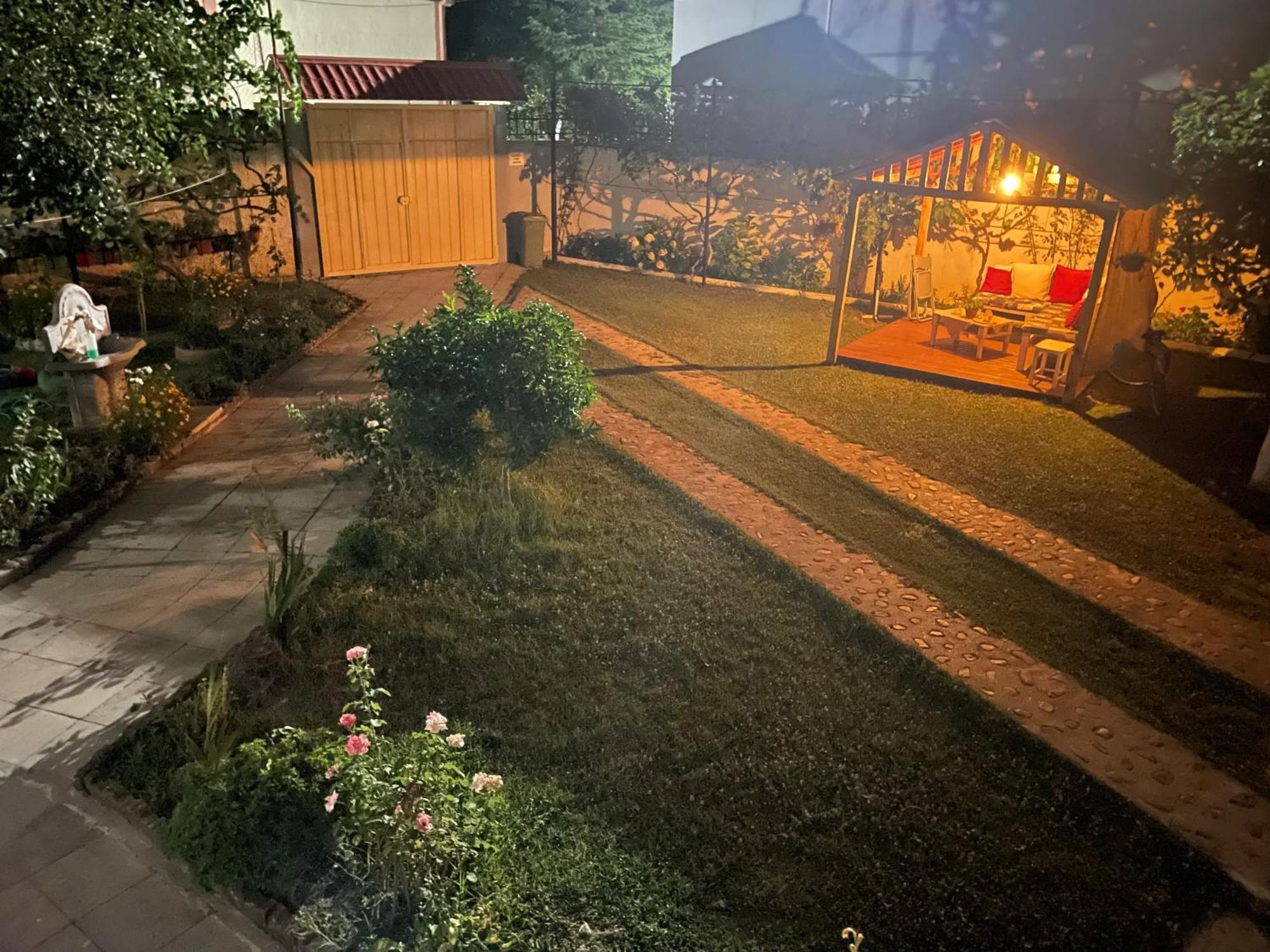 Happy Corner Guest House شكودر المظهر الخارجي الصورة