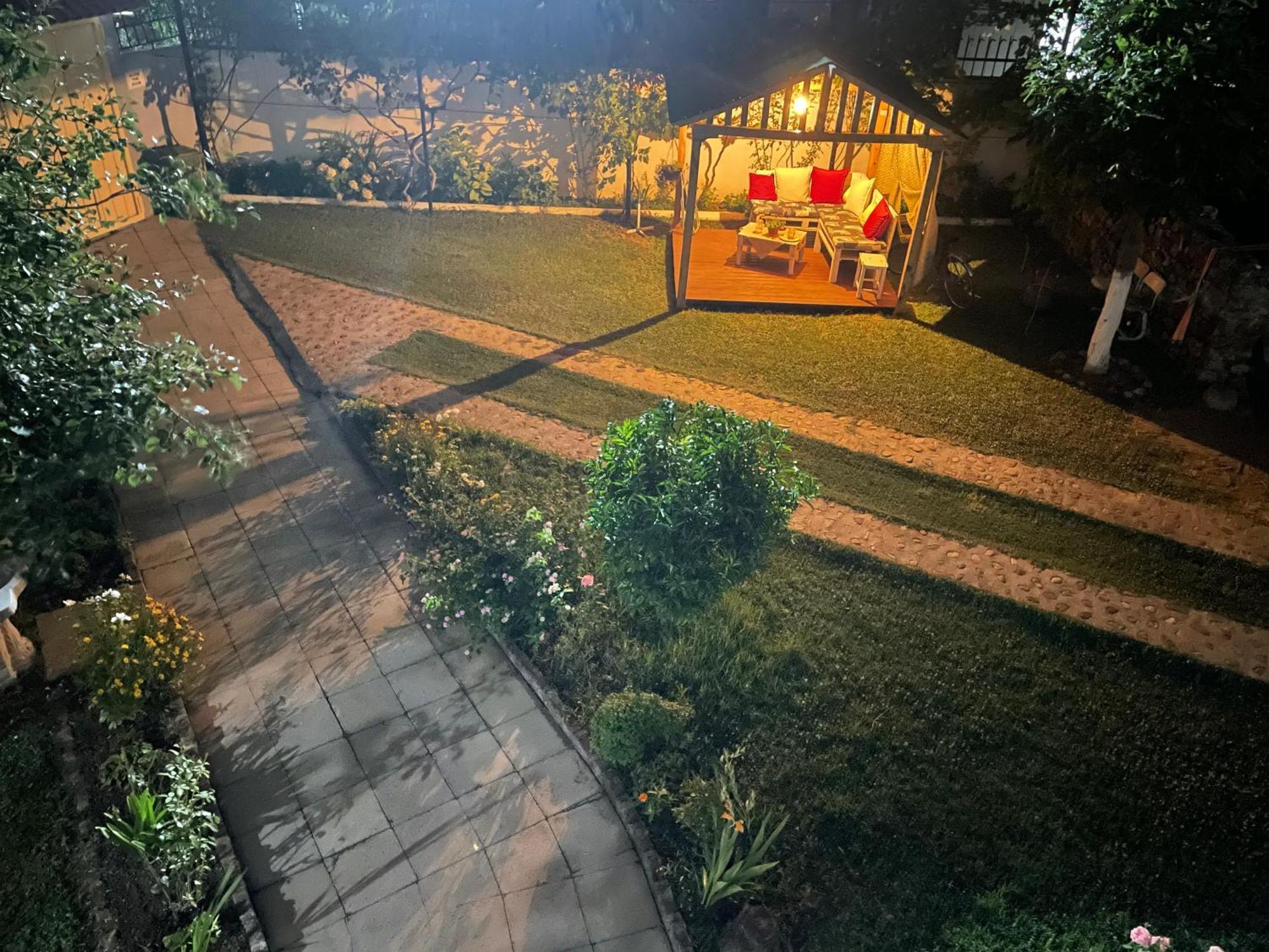 Happy Corner Guest House شكودر المظهر الخارجي الصورة