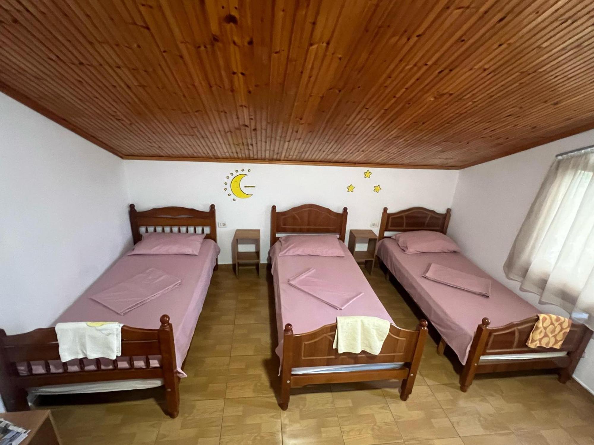 Happy Corner Guest House شكودر المظهر الخارجي الصورة